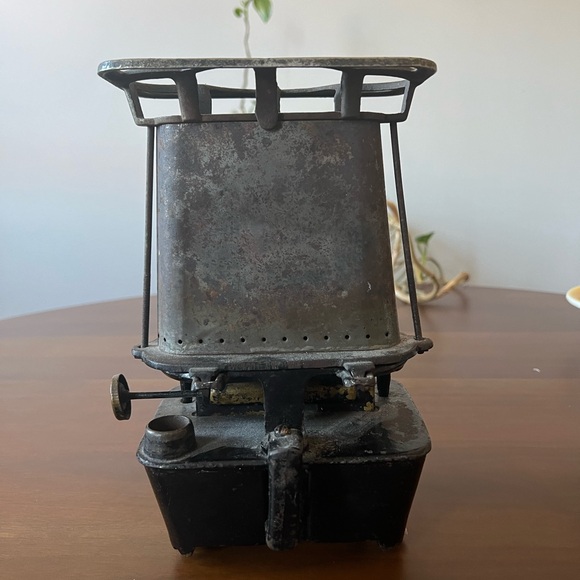 Vintage Union Cast Iron Sad Iron Heater Stove Double Mica Window - Picture 2 of 4